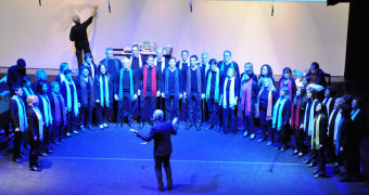 Il coro Lellianum, con numerosi inserimenti giovani, al Teatro Verdi
